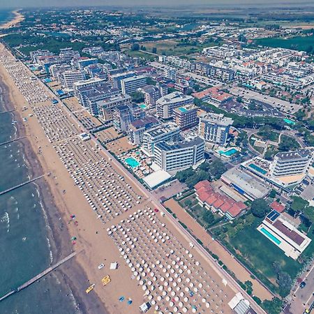 Residence Alla Rotonda Lido di Jesolo Kültér fotó