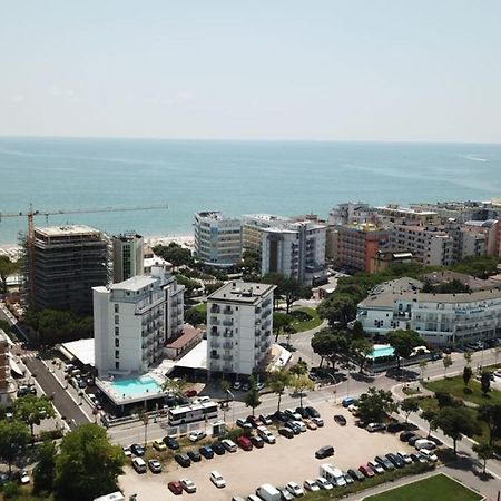 Residence Alla Rotonda Lido di Jesolo Kültér fotó
