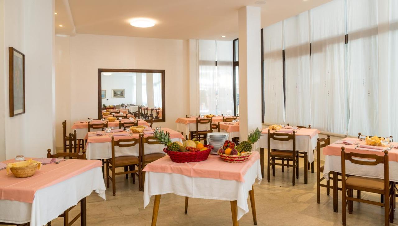 Residence Alla Rotonda Lido di Jesolo Kültér fotó