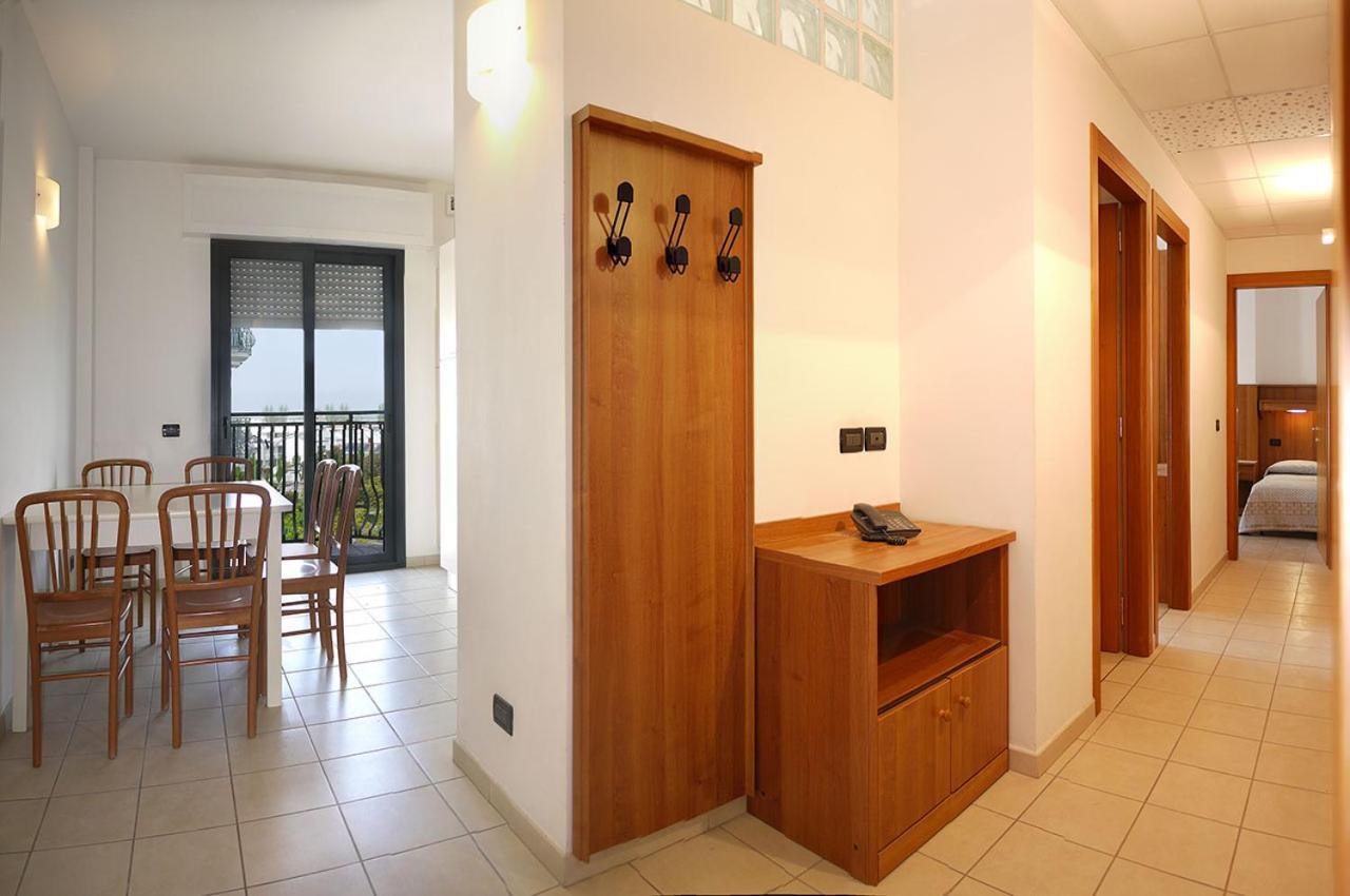 Residence Alla Rotonda Lido di Jesolo Kültér fotó