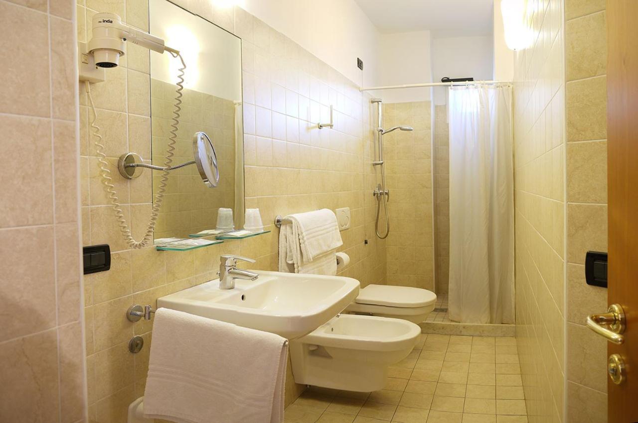 Residence Alla Rotonda Lido di Jesolo Szoba fotó