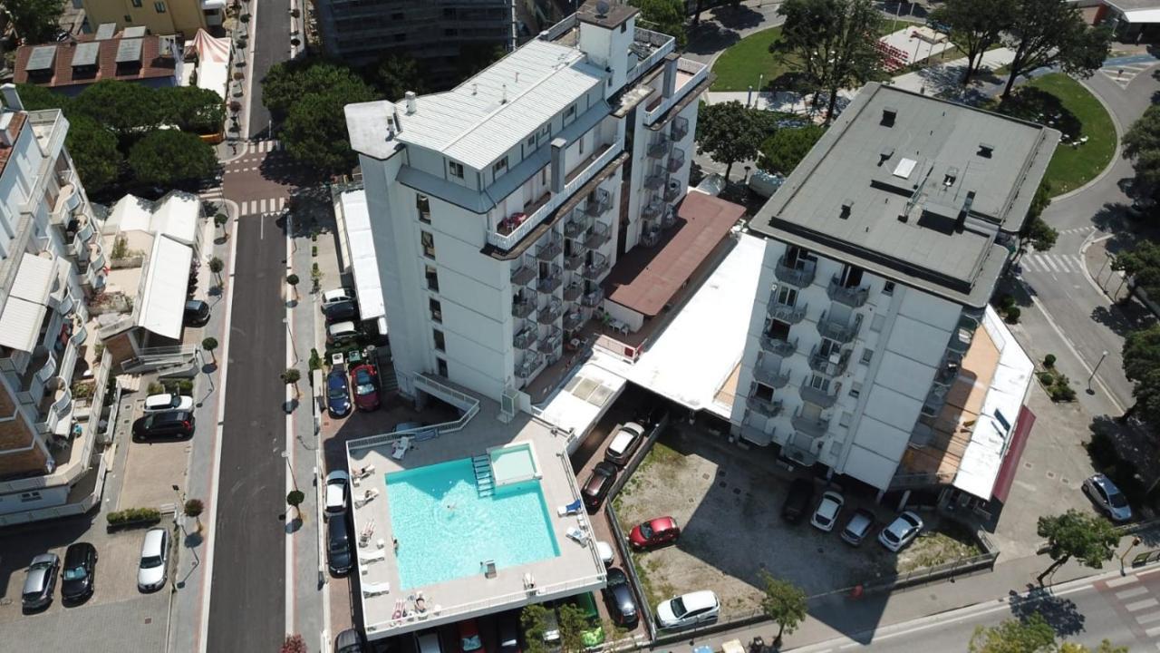 Residence Alla Rotonda Lido di Jesolo Kültér fotó